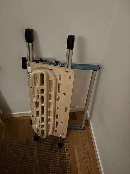 Hangboard med dörrkarm-fäste