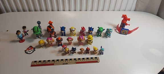 Paw Patrol figurer ca 25 st + tillbehör – stort se