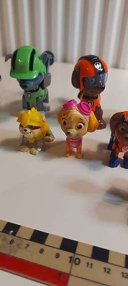 Paw Patrol figurer ca 25 st + tillbehör – stort se