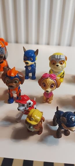 Paw Patrol figurer ca 25 st + tillbehör – stort se
