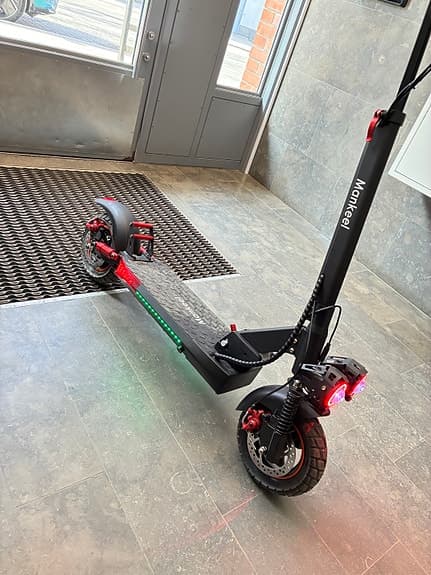 Mankeel elscooter 10" 800W svart