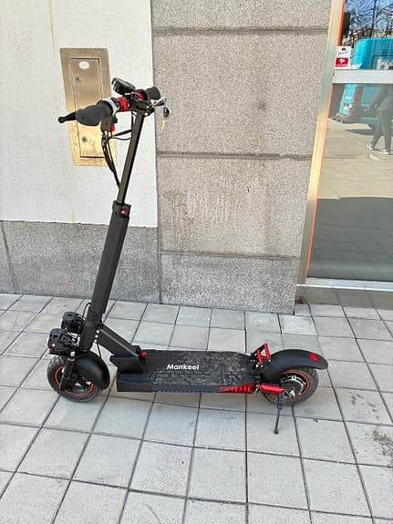 Mankeel elscooter 10" 800W svart