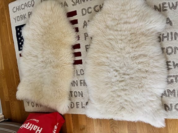 fårskinn mattor 2st