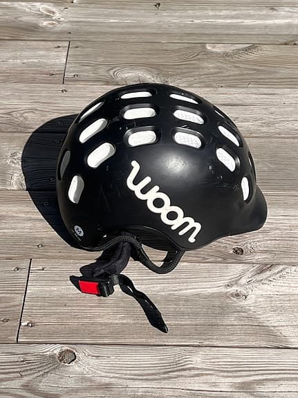 Woom barncykelhjälm svart storlek M (53–57 cm)