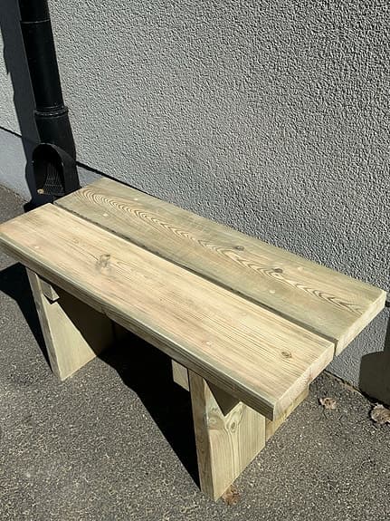 Bänk for utomhusbruk