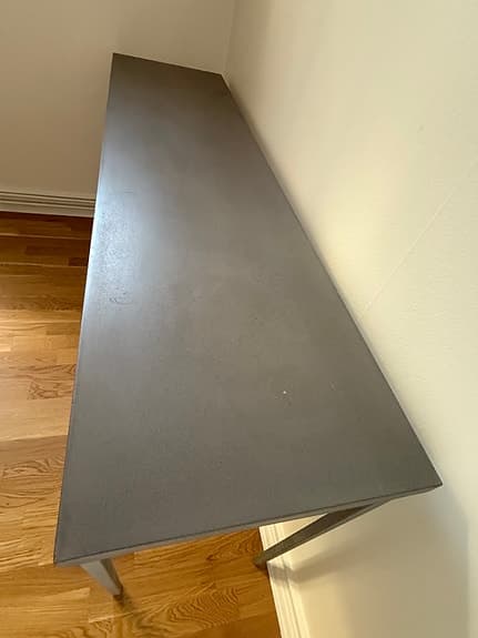 Stilrent bord i betong – MBJ-Design