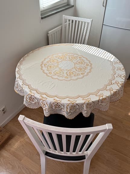 IKEA duk rund vit med beige mönster