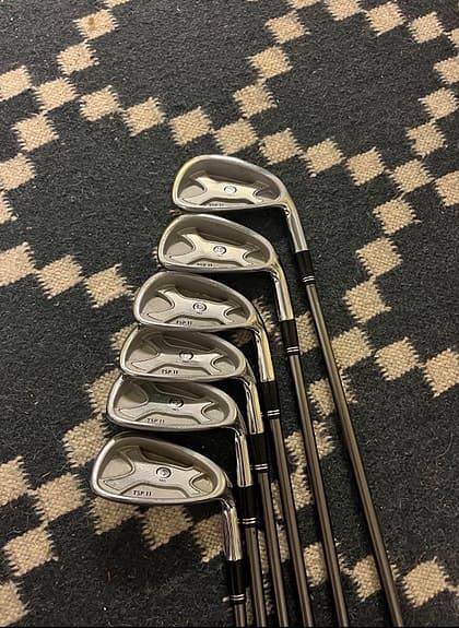 Golfset järnklubbor med stålskaft