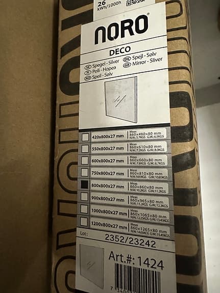 Noro Deco 800 badrumsspegel med LED-belysning