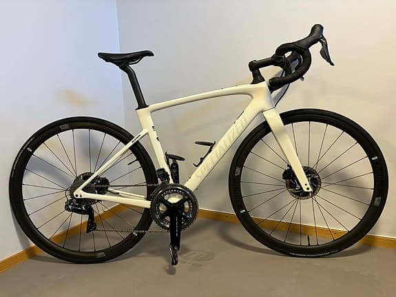 Specialized Roubaix SL8 – Dura-Ace Di2 – Power Meter – Kolfiberhjul – Nyskick