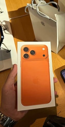 iPhone 17 PRO Max orange
