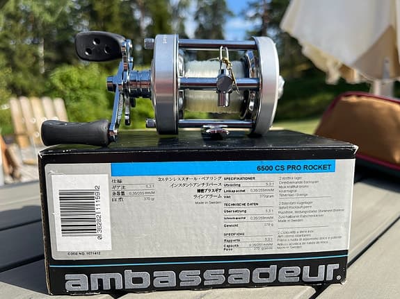Abu Garcia Ambassadeur 6500 CS Pro Rocket multirulle med spö och spöfodral