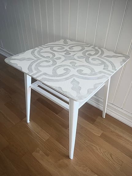 Unikt handmålat bord