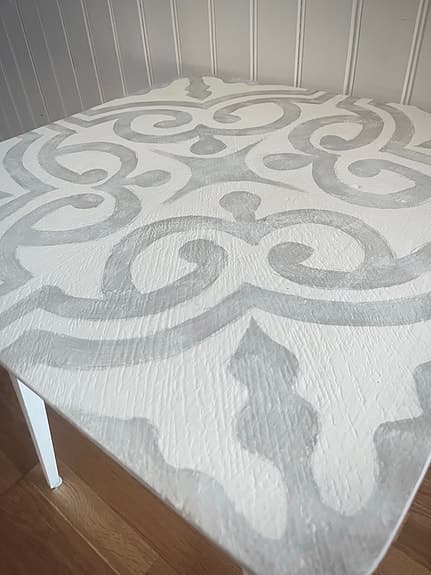 Unikt handmålat bord