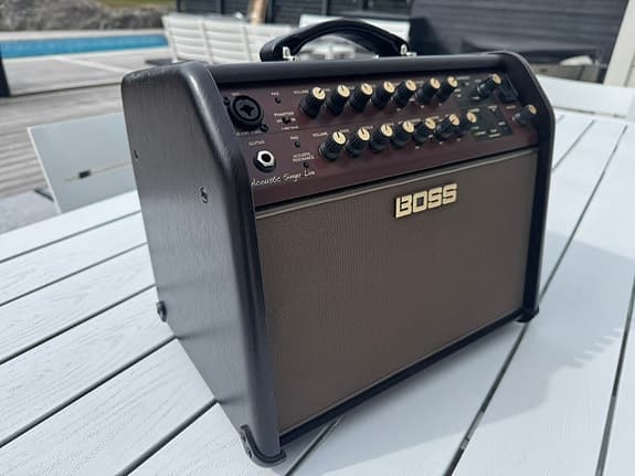 Akustisk förstärkare – Boss Acoustic Singer Live