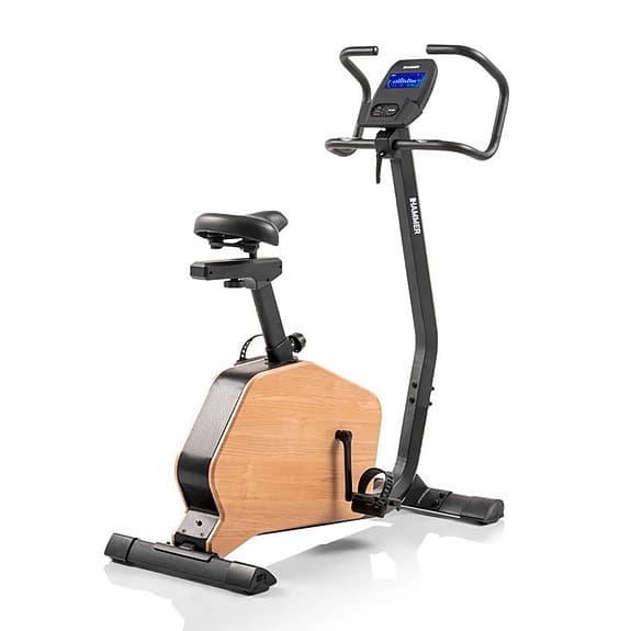Motionscykel med digital display och träpanel
