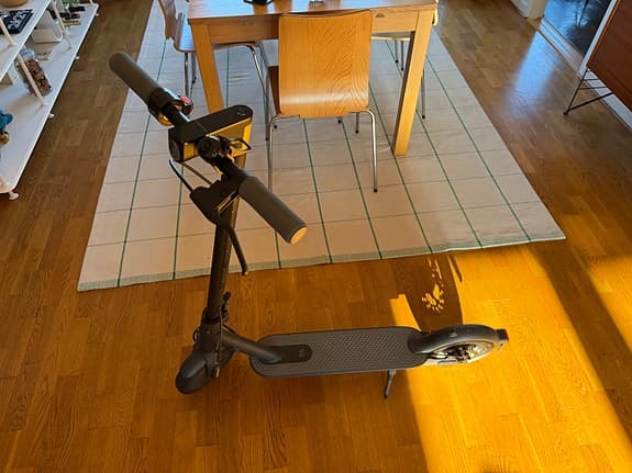 Xiaomi Mi Essential elsparkcykel (säljer två - pris är per cykel!)