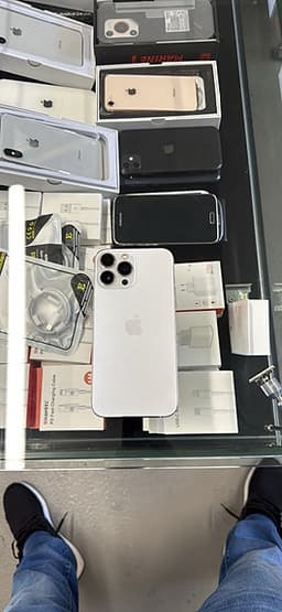 Apple iPhone 13 Pro Max mobiltelefon vit