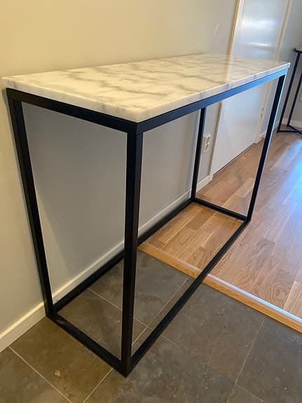 Sidobord marmor