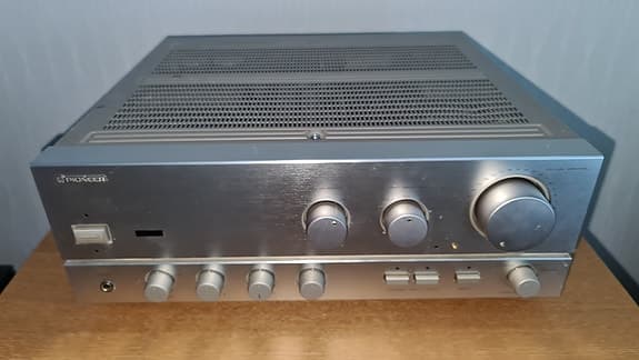 Vintage hifi Pioneer A-701R Förstärkare och tuner från 90 talet