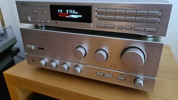 Vintage hifi Pioneer A-701R Förstärkare och tuner från 90 talet