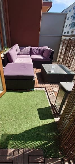 Sunfun loungeset. Hörnssoffa för uteplats med bord rotting lila dynor