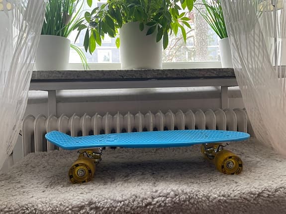 Jelly Mini cruiser skateboard blå med gula hjul
