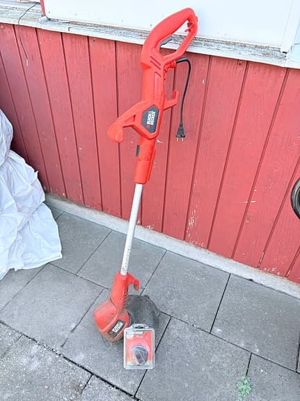 Black & Decker grästrimmer med ny extra tråd till