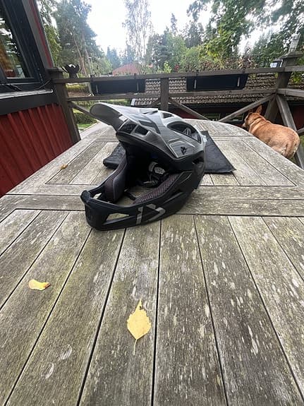 Leatt cykelhjälm