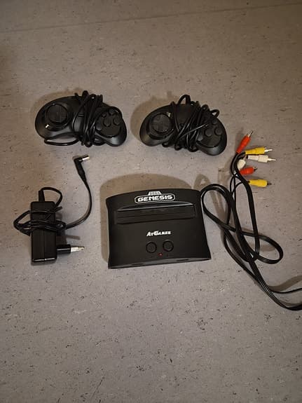 Sega genesis AtGames spelkonsol med två handkontroller