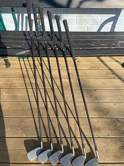 Cleveland cg gold järnset golfklubbor 4–PW höger