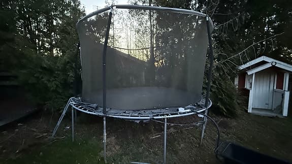 Gungbräda Bobby bil
