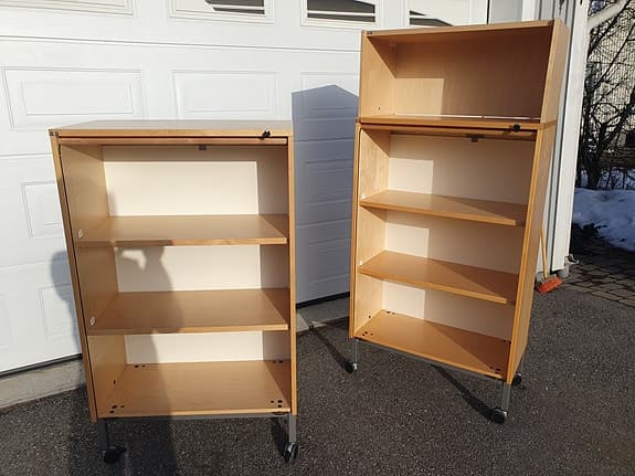 Förvaringsskåp på hjul av bok