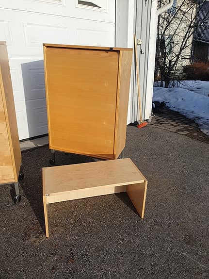 Förvaringsskåp på hjul av bok