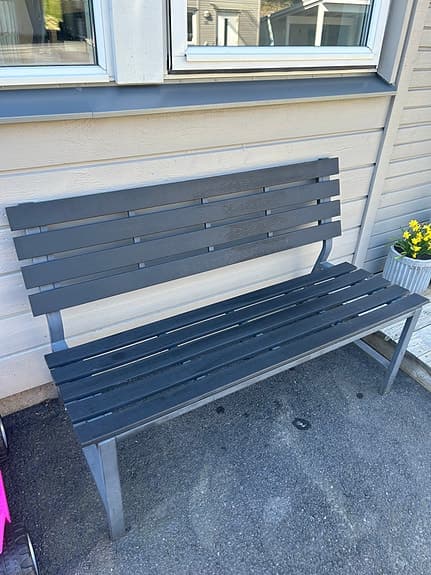 Trädgårdsbänk svart