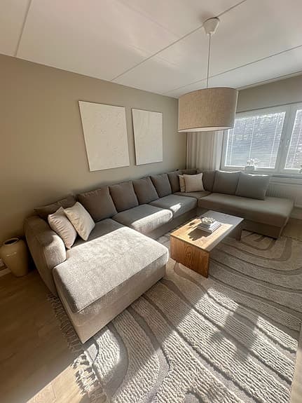 Mio Town 3-sits soffa med vänster divan & höger schäslong – nyskick 4 månader
