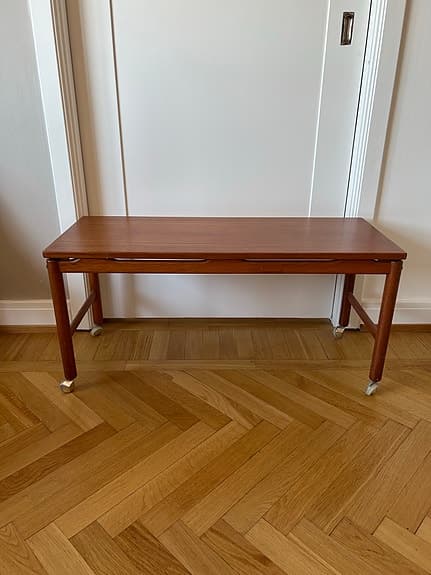 Teakbord på hjul