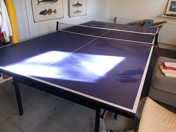 Bordtennisbord hopfällbart på hjul