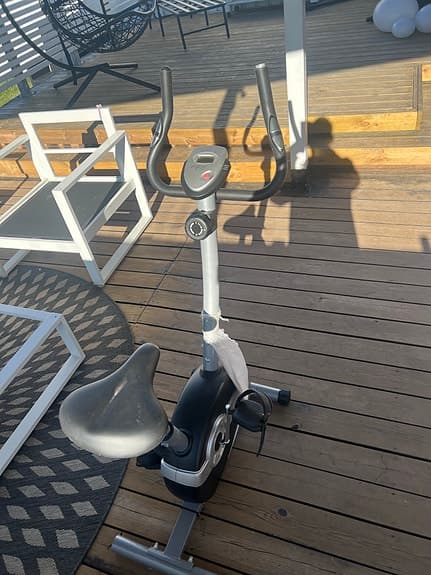 Motionscykel med träningsdator svart/vit