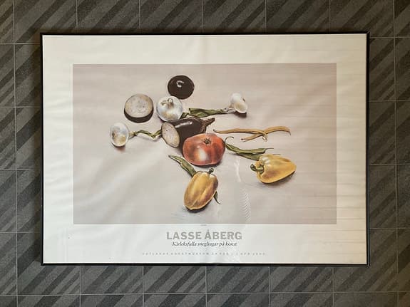 STOR butiksinramad tavla ”Mussaka” Lasse Åberg