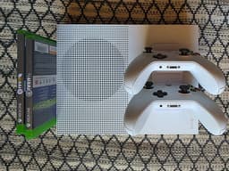 Microsoft Xbox One S spelkonsol vit