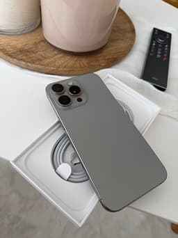 Apple iPhone 15 Pro Max mobiltelefon 256 GB Natural Titanium