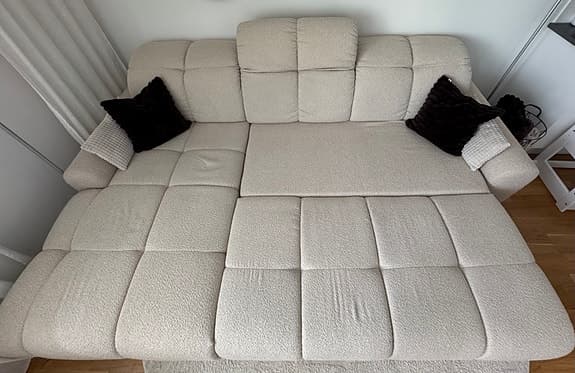 Trendig bouclé bäddsoffa (Valrossen - Sweef) – som ny!