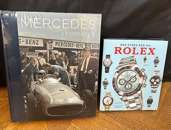 Mercedes Formel 1 bok och Rolex klockbok.