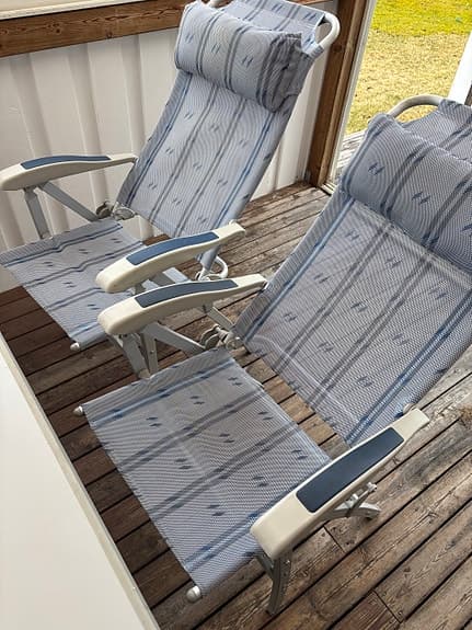 Utemöbel set bord och positionsstolar med matta gråblå