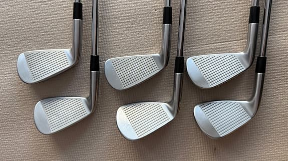 TaylorMade P790 (2025) 6 st järn (5-P), stålskaft, regular