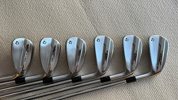 TaylorMade P790 (2025) 6 st järn (5-P), stålskaft, regular