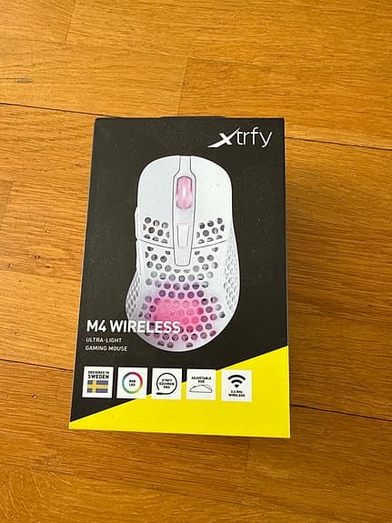 Xtrfy M4 Wireless gamingmus och Xtrfy K4 RGB TKL tangentbord vit