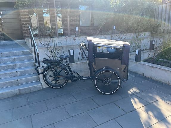 Cargo Bike Flex med kapell och bågar samt ABUS lås