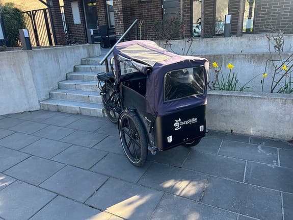 Cargo Bike Flex med kapell och bågar samt ABUS lås